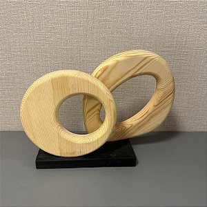 ESCULTURA EM MADEIRA 23X32 CM