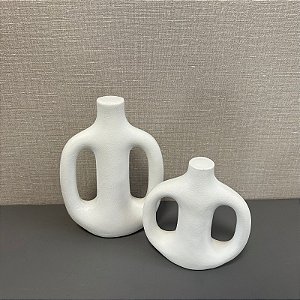 ESCULTURA ABSTRATO EM RESINA G 23cm M 16cm