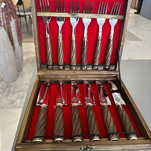 FAQUEIRO COM 12 PECAS CBO EM MADEIRA