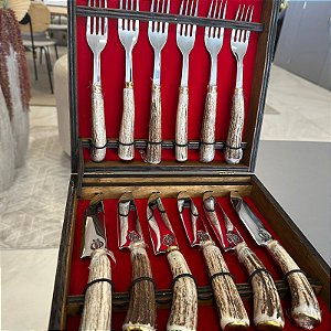 Faqueiro com 12 Peças Branco e Marrom e Caixa 28x28cm