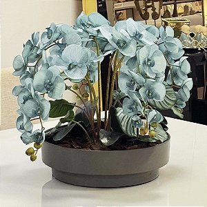 Arranjo de Orquidea Azul com Vaso em Ceramica Cinza 76x56cm