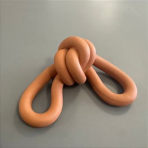 Escultura Nó Celta em Poliresina Terracota Grande 10x21cm