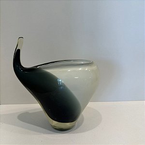 Vaso em Murano Preto e Branco Elefante Grande 20x19cm