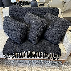 Almofada e Manta de Trico Preto