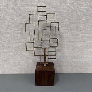 ESCULTURA EM METAL E MDF