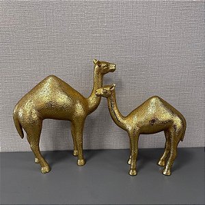 ESCULTURA DROMEDÁRIO EM POLIRESINA DOURADO G32X10CM P26X26CM