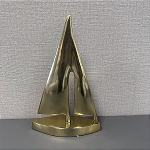 ESCULTURA BARCO EM METAL