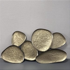 ADORNO DE PAREDE EM METAL DOURADO 1,14X 61CM