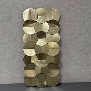 ADORNO DE PAREDE EM METAL DOURADO 101X46X2CM