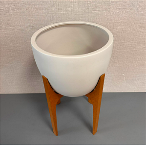 CACHEPO COM SUPORTE ALTO 50x29cm