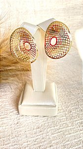 Brinco Rendado Com Formato Orgânico