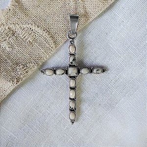 Pingente Premium Crucifixo Jaspe Dálmata - Prata