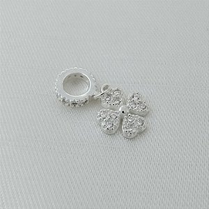 Berloque Trevo cravejado - Prata