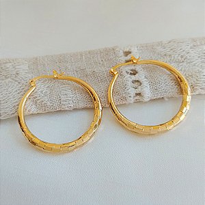 Brinco Argola Xadrez Dourado 39mm - Semijoia