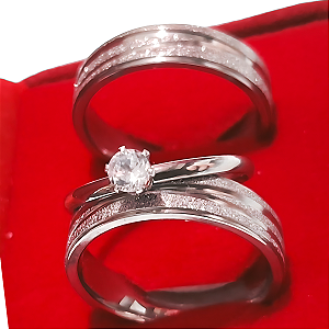 Aliança de Namoro Prata Diamantada 6mm Aço + Anel Solitário + Caixa