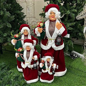 Mamãe Noel em Pé com Roupa Tradicional com Lanterna e Presente na Mão