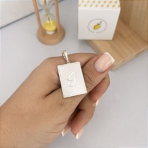 Pingente Letra Placa