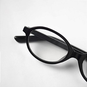 Óculos oval preto