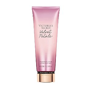 Body Lotion Velvet Petals com brilho – Victoria’s Secret 236ml
