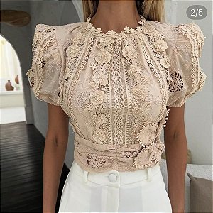 Cropped Laise Manguinha Flor