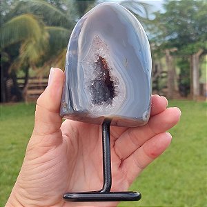 Ágata natural polida em base metálica