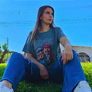 Camiseta AC/DC Caricatura Estonada