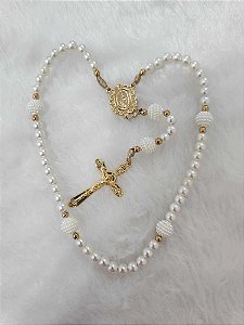 Terço católico em fio de seda luxo artesanal Perolas