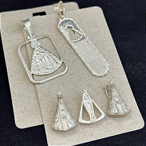 Pingente Nossa Senhora Aparecida com moldura, material prata 925.