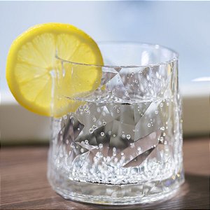 COPO POLICARBONATO EMPILHÁVEL HIGH TECH INQUEBRÁVEL WHISKY/DRINKS - 87 H X 92 MM - 330 ML - TRANSPARENTE - LINHA CLUB 2