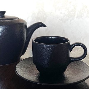 JOGO 2 XÍCARAS COM PIRES - CAFÉ EXPRESSO - PORCELANA - EMPILHÁVEL - 90 ML - COR PRETA COM TEXTURA
