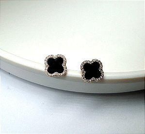 Brinco flor negra