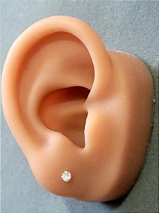 Brinco pingo de cristal pequeno