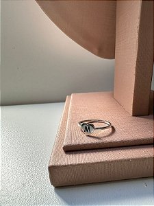 Anel personalizado letra no topo coração 6mm (aro 1,2mm)