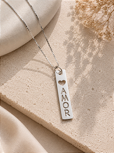 Colar plaquinha vertical Amor