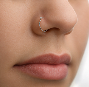 Piercing argola lisa com ponto de luz