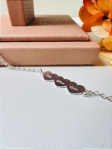 Pulseira personalizada corações com nomes