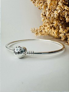 Bracelete inspiração Pandora rígido coração liso