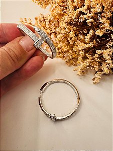 Brinco inspiração Cartier prego cravejado luxo