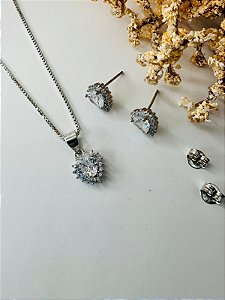 Conjunto coração cravejado cristal com banho ródio