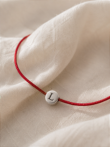 Pulseira personalizada inicial fio acetinado vermelho (pulseira da sorte)