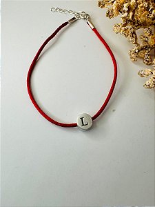 Pulseira personalizada inicial fio acetinado vermelho (pulseira da sorte)