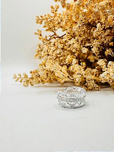 Brinco piercing fake mini corações vazado com fio cravejado