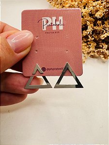 Brinco triângulo duplo sobreposto vazado (2 formas de usar)