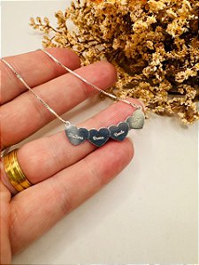 Colar personalizado com corações soldados