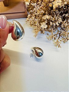 Brinco gota lisa 2,7 x 1,5mm