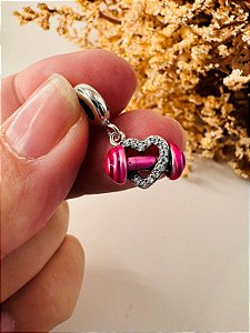 Berloque halter rosa com coração cravejado
