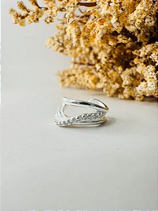 Brinco fake 3 fios 2 lisos 1 cravejado