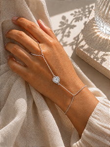 Pulseira handchain coração com borda cravejada