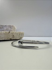 Bracelete prego no aço premium