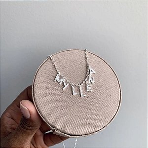Colar personalizado letras cravejadas penduradas (até 10 letras)